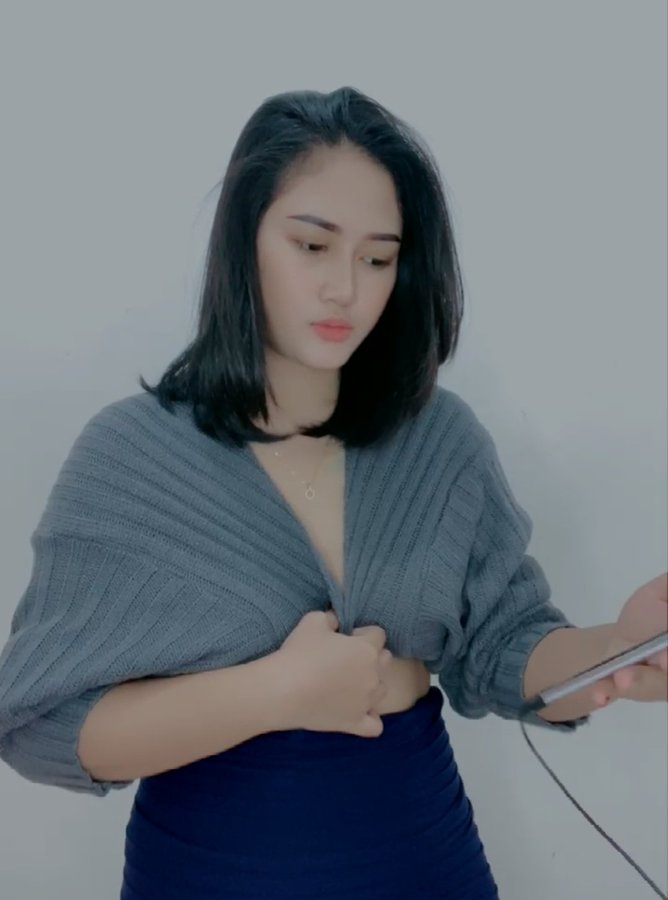 LIVESHOW CANTIKA SI CANTIK M0NT0K